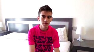 Un regalo para Jordi. Una enfermera caliente para él!
